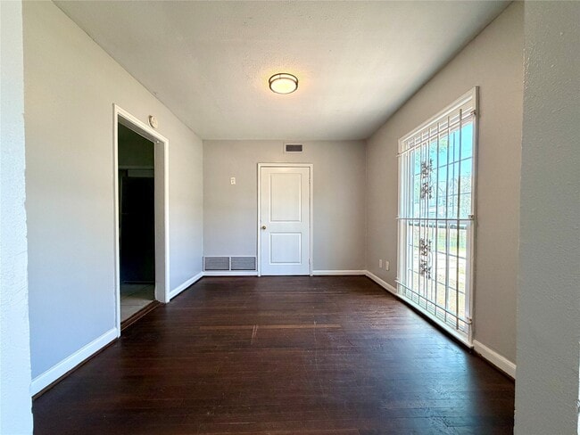 Building Photo - 7120 Goforth St