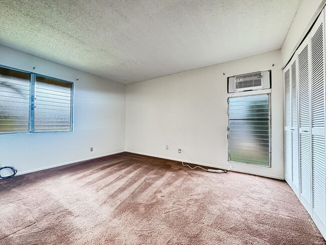 Building Photo - Mililani House with A/C