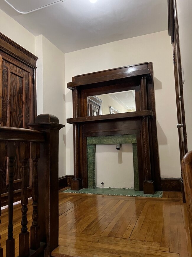Building Photo - 32 W Alvord St