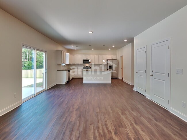 Building Photo - 2022 Windsor Park Ave