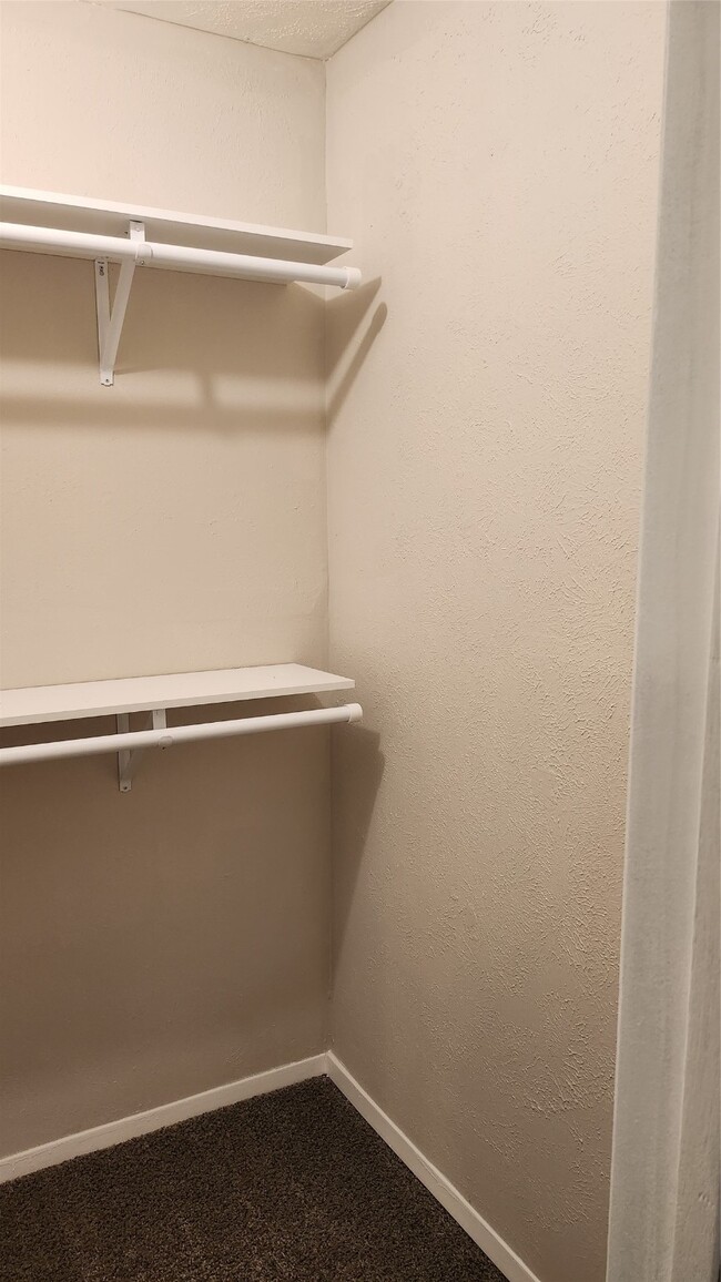 Building Photo - 7314 El Cresta Dr