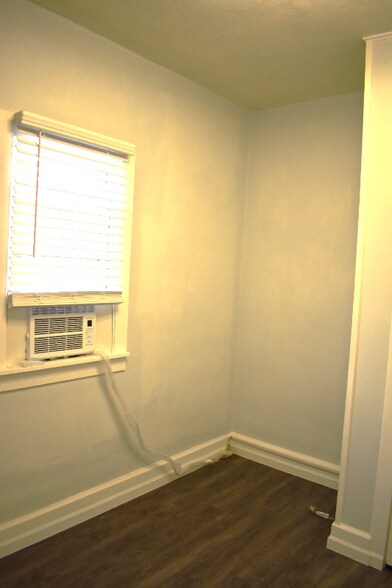 Building Photo - 6011 37th Ave