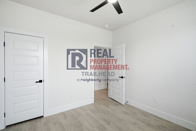 Building Photo - 5620 Van Horn Dr