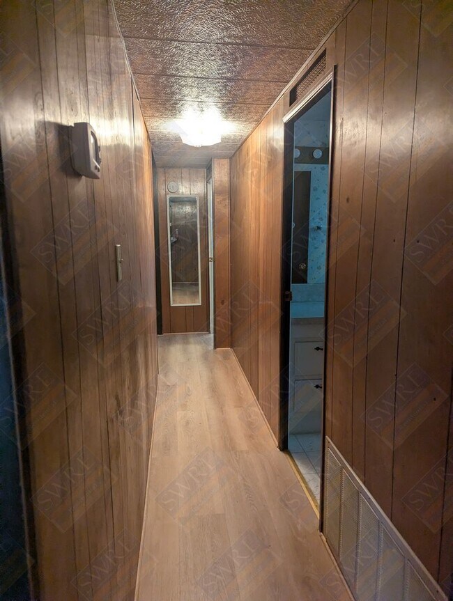 Building Photo - 1038 Lyle St