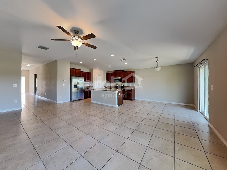 Building Photo - 10116 Carloway Hills Dr