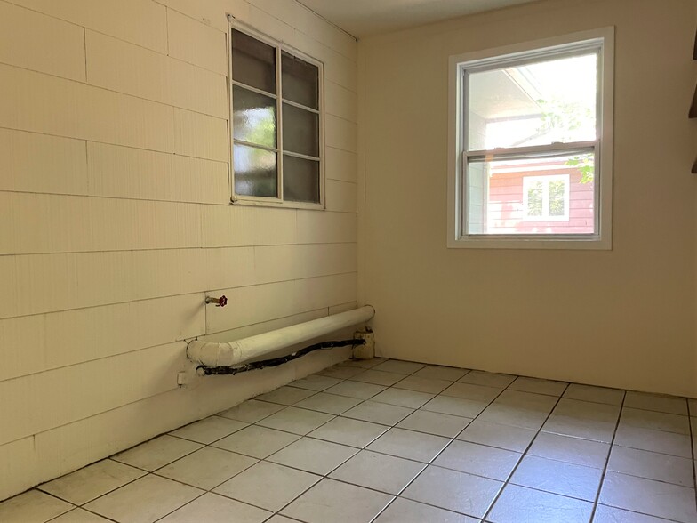 Mud Room - 4441 Hillcrest Dr