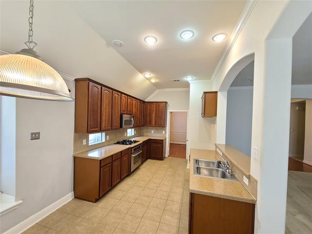 Building Photo - 9729 Stripling Dr