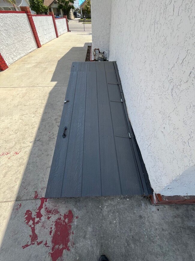 Building Photo - 615 N Orange Ave