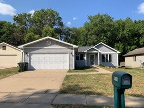 Building Photo - Beautiful 3-bedroom