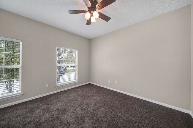 Building Photo - Wonderful Three Bed Two and a Half Bath Ho...