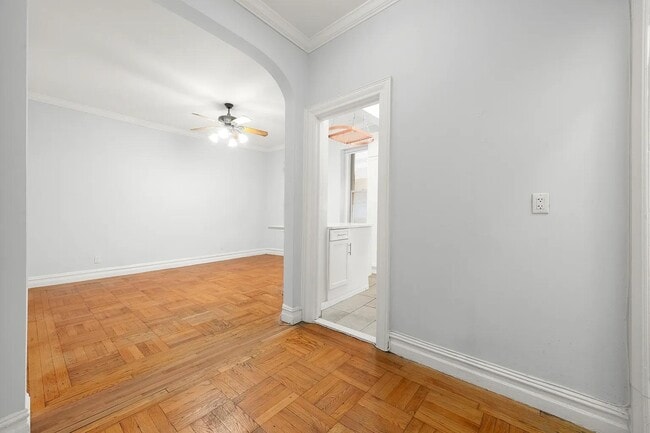 Building Photo - 400 Riverside Dr