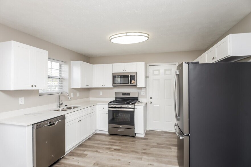 Building Photo - 2966 Heather Lake Dr