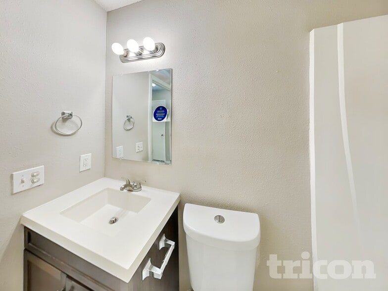 Building Photo - 5015 Walt Schirra St