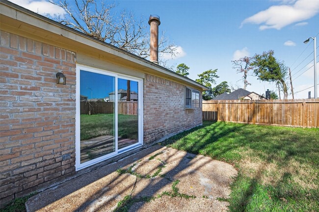 Building Photo - 22718 Pebworth Pl