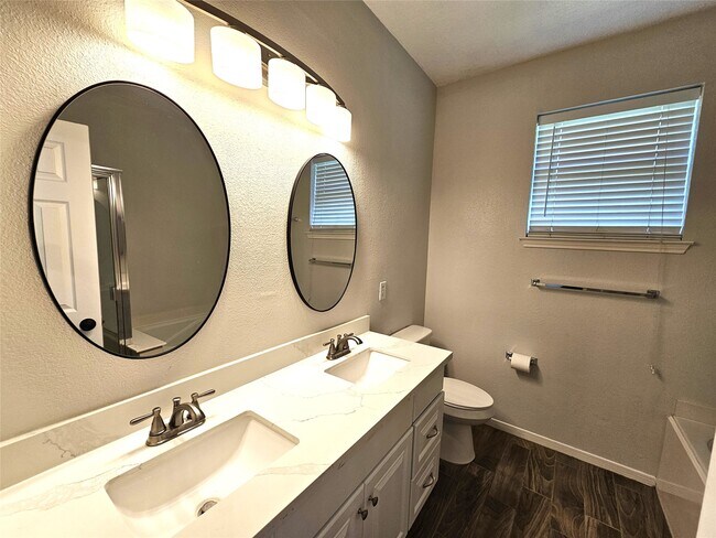 Building Photo - 2919 Desert Oasis Ln