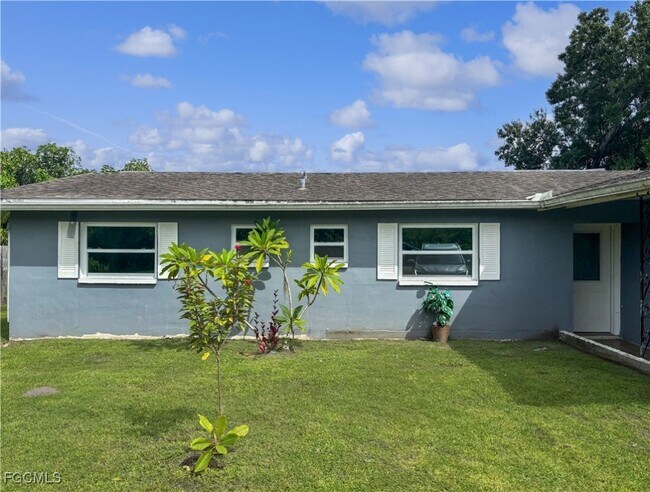 Building Photo - 131 Schneider Dr