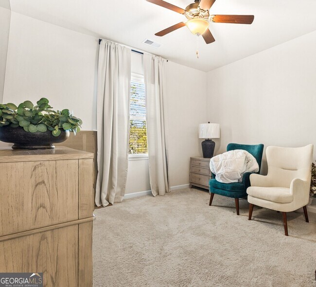 Building Photo - 295 Birdie Cir