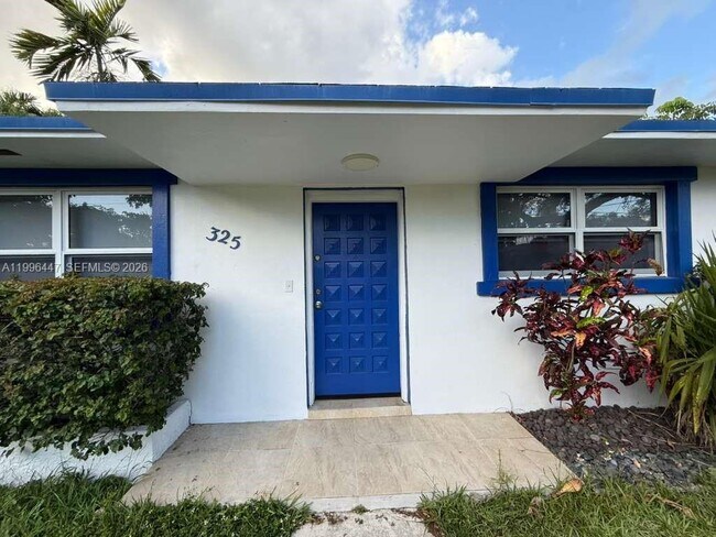 Building Photo - 325 NE 131st St