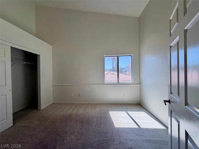 Building Photo - 900 Heavenly Hill Ct