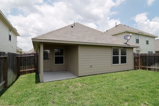 Building Photo - 18743 N Lyford Dr