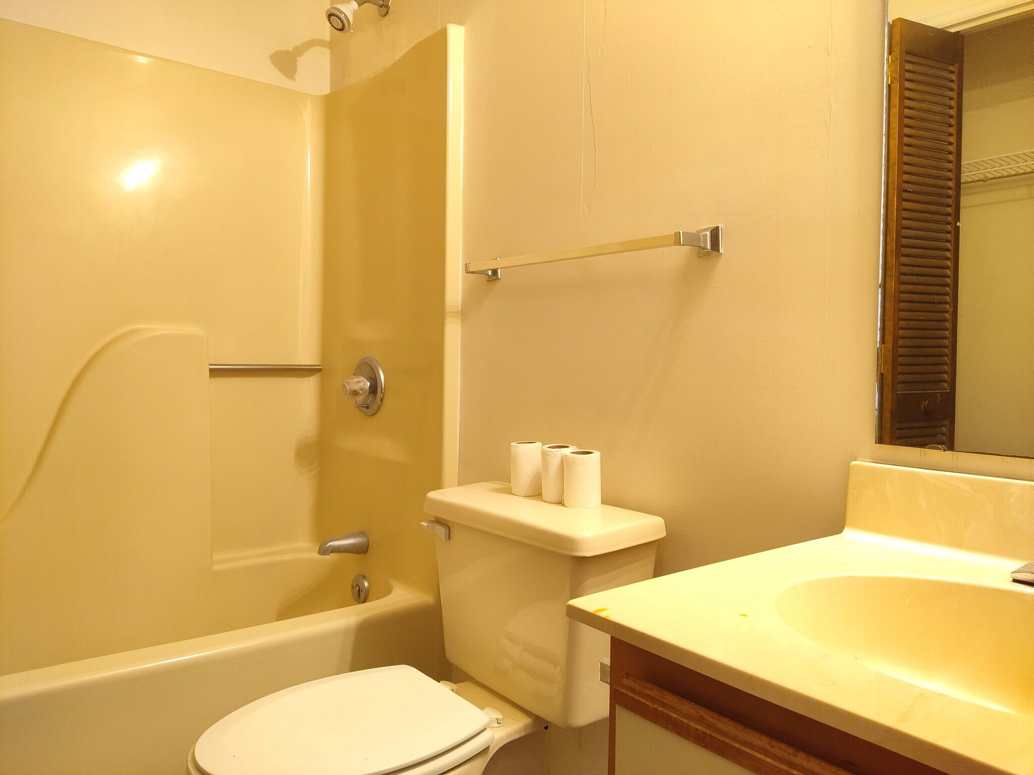 Building Photo - 510 Fairwood Lakes Dr