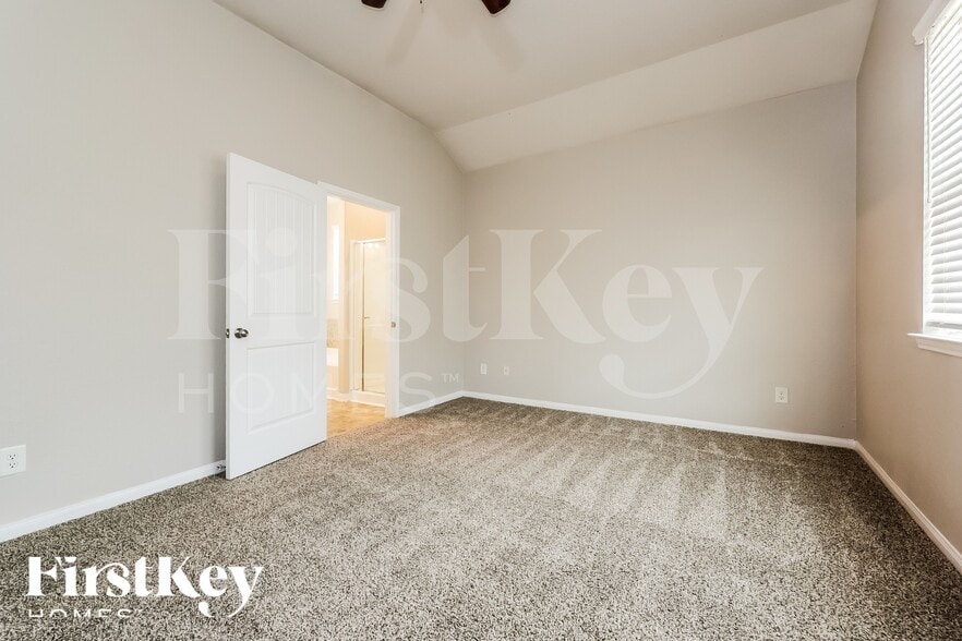 Building Photo - 1664 Rd 5102