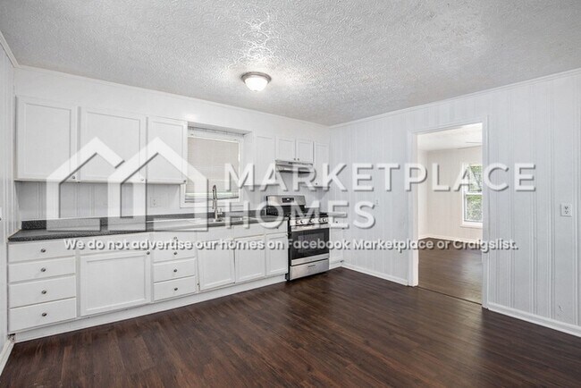 Building Photo - 4854 Flat Shoals Rd