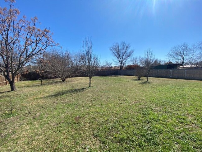 Building Photo - 1806 Dublin Dr