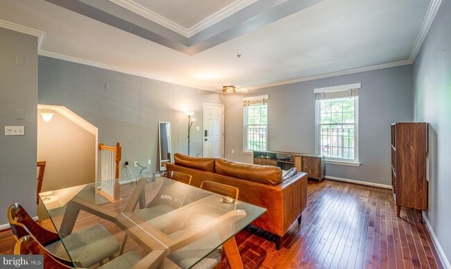 Building Photo - 702 Norfolk Ln