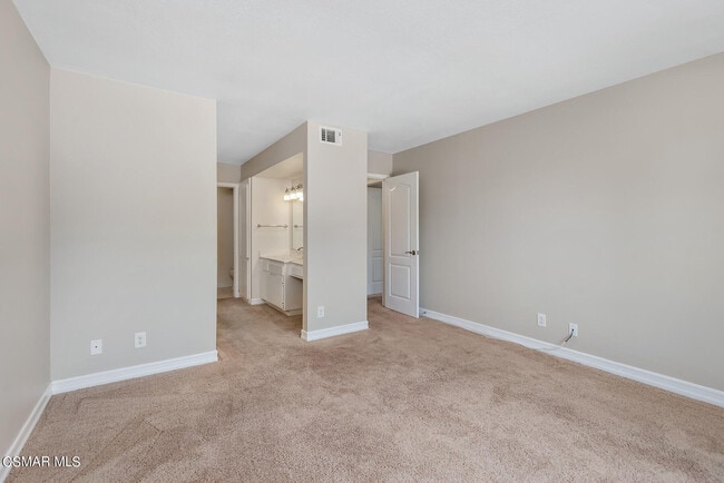 Building Photo - 1520 Redwood Cir