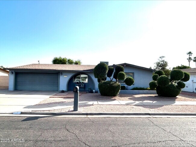 Primary Photo - 1764 W Nido Ave