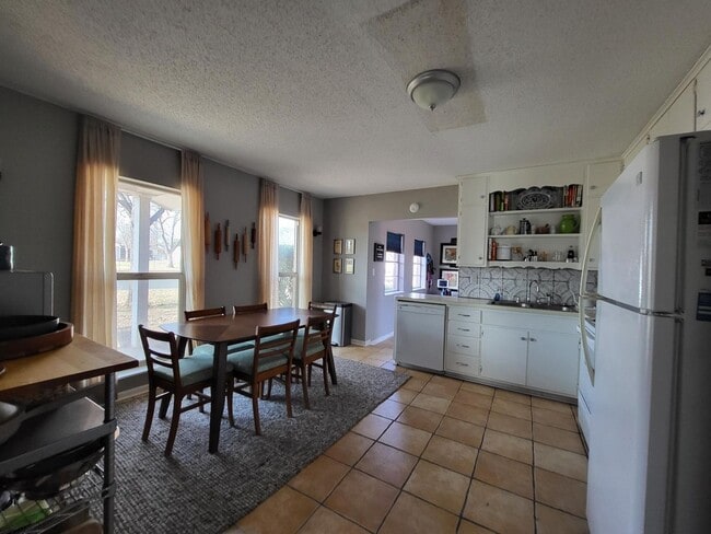 Building Photo - Great home on a corner lot