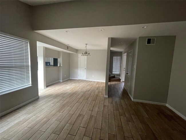 Building Photo - 10315 Sommerville Ave