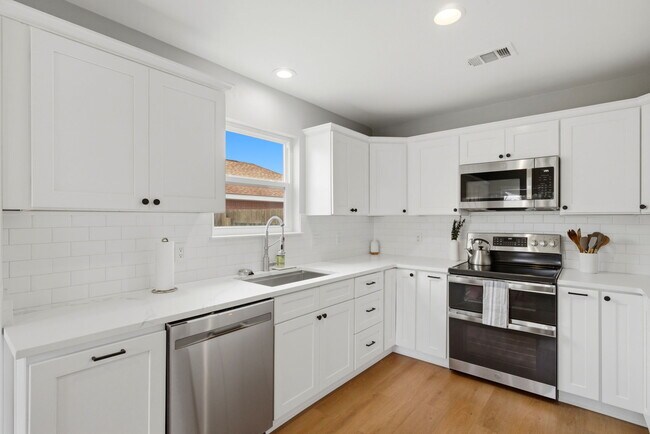 Building Photo - 1222 Bartram Ln