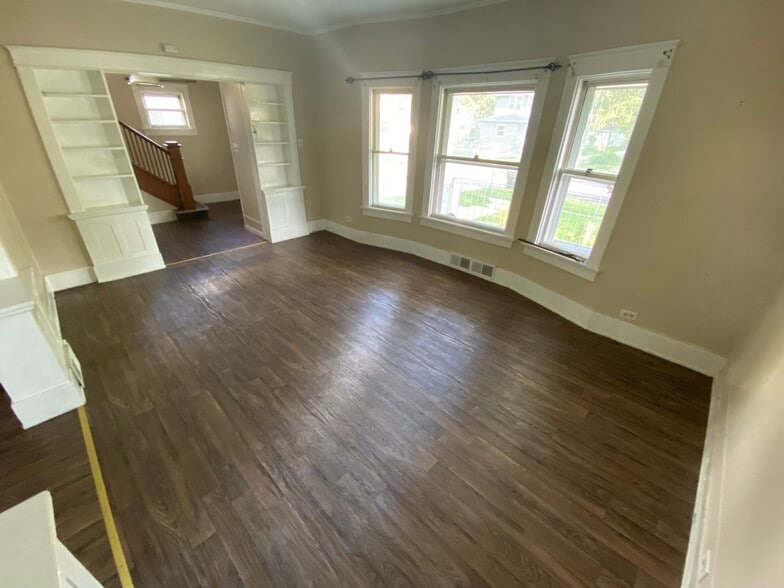 Building Photo - 317 Haney Ave