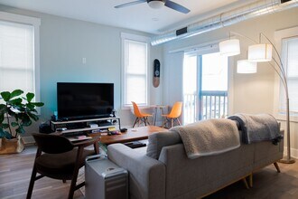 Building Photo - 800 Bridge St NW