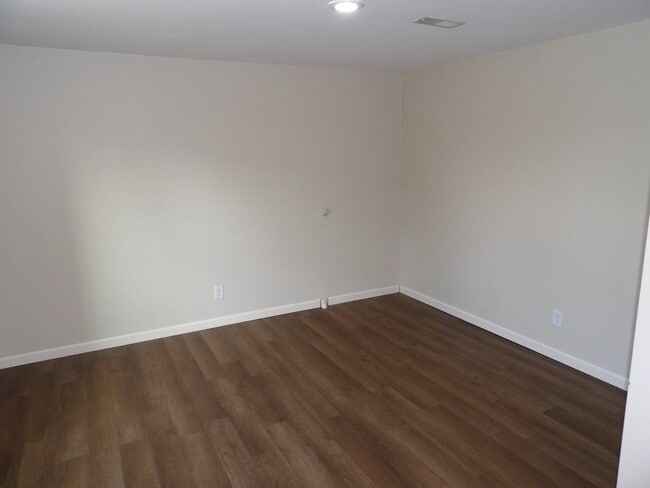 Building Photo - 107 Shannon Ln