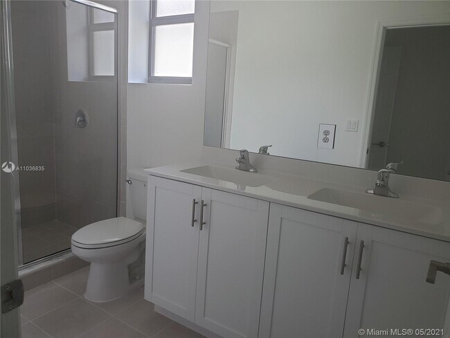 Building Photo - 11036 W 35th Way