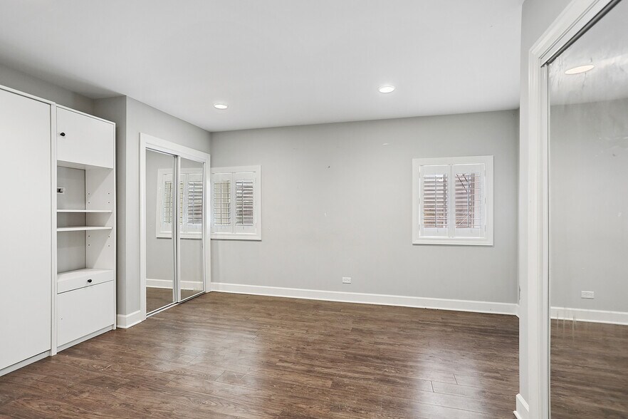 Building Photo - 737 S Swain Ave