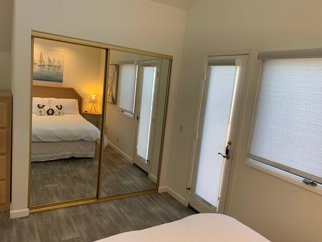 Guests Bedroom - 7635 Draper Ave
