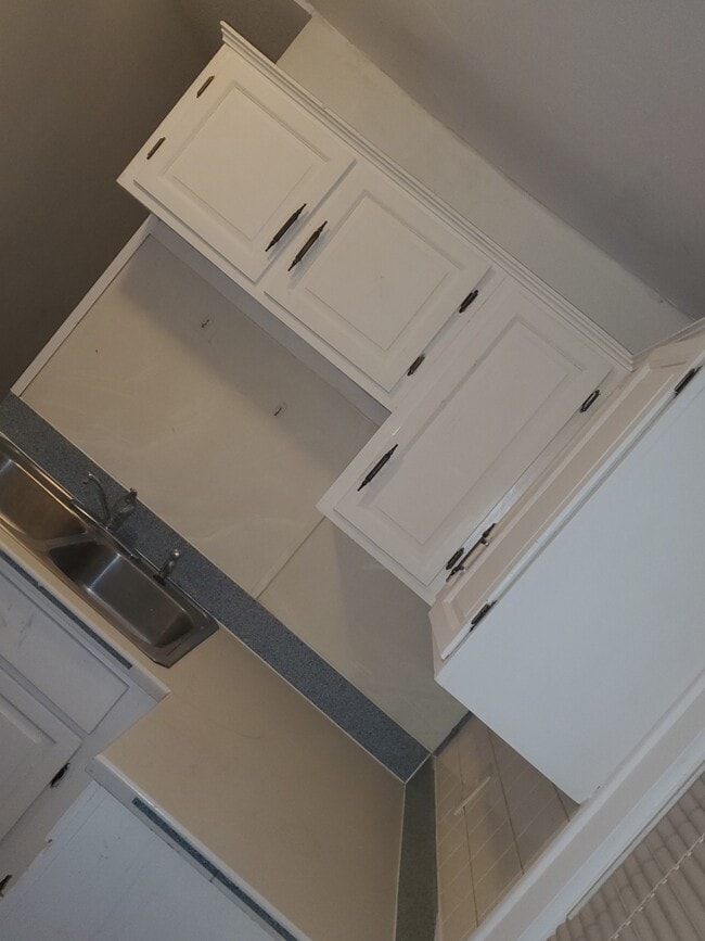 Building Photo - 2142-2144 Garfield Drive