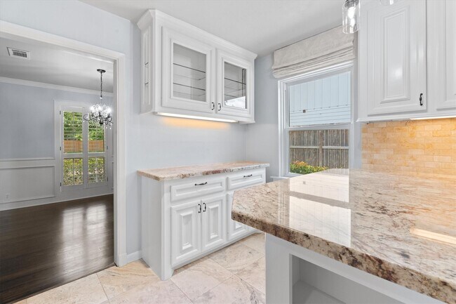 Building Photo - 1328 Bingle Rd