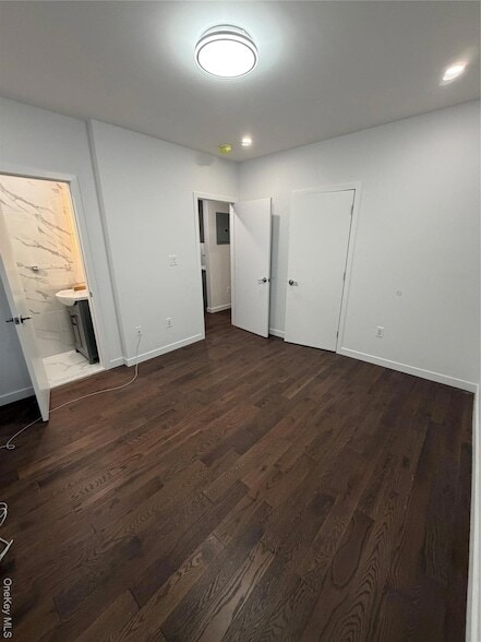 Building Photo - 609 Ovington Ave