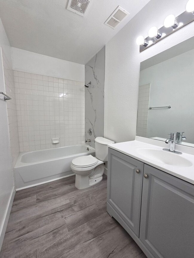 Building Photo - Gated Westpark Townhome | 3 Bed | 3 Bath | 2-Car Garage