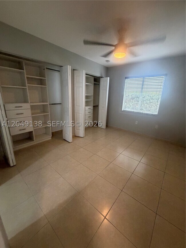 Building Photo - 16925 SW 94th Ave