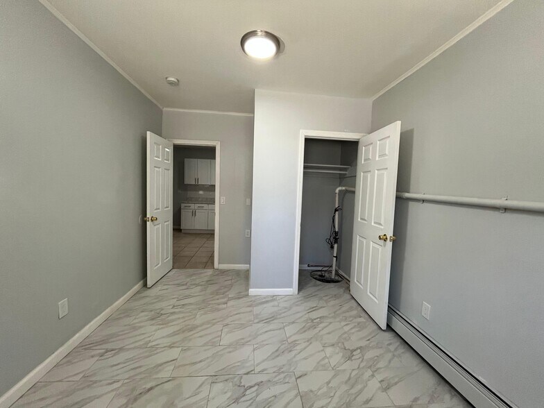 Building Photo - 8 Rutgers Ave