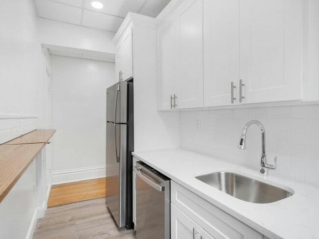 Building Photo - 12 Lincoln Pl