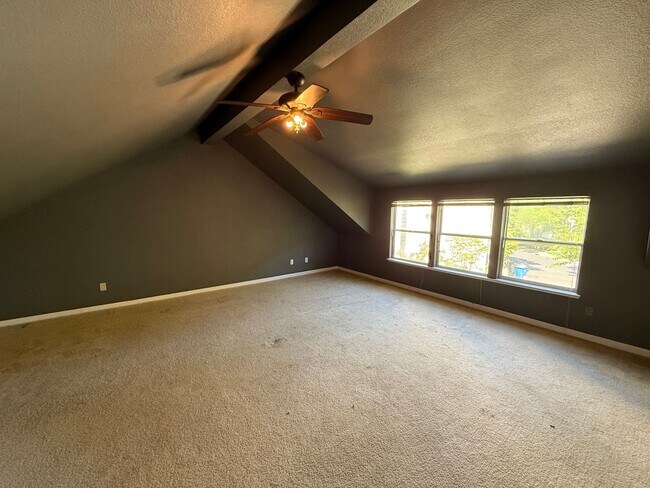 Building Photo - 9448 Cedarview Way