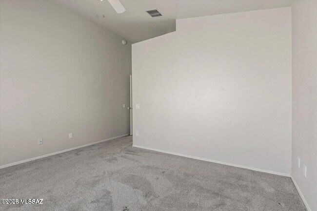 Building Photo - 8142 N Millwheel Pl