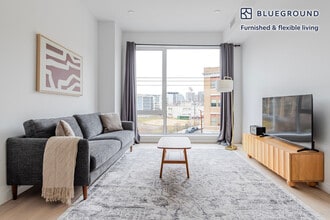 Building Photo - 425 3rd St